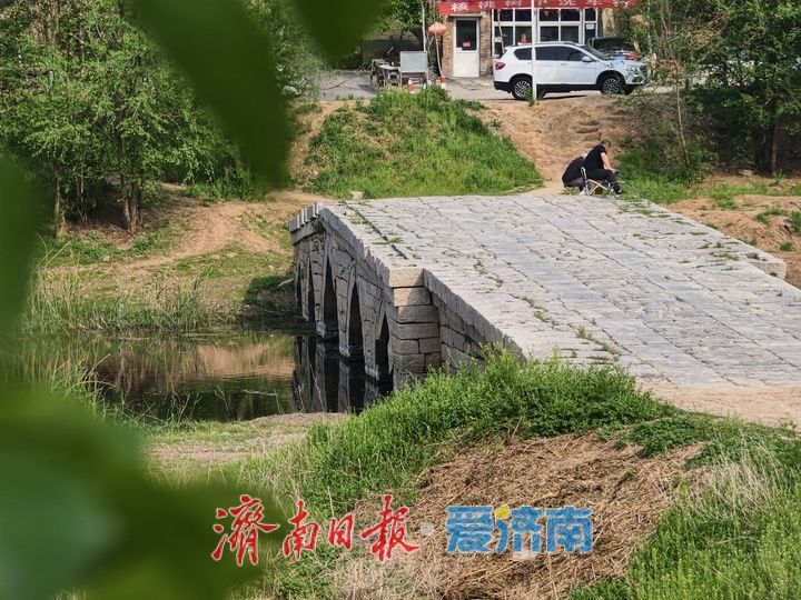 古石桥尽显河畔古韵