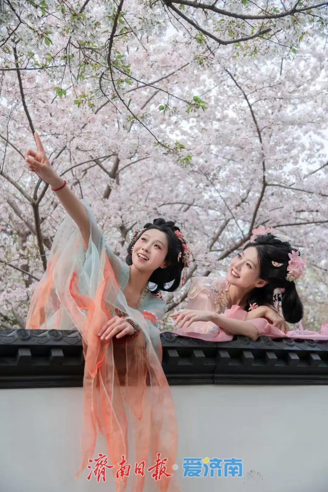 天下第一泉风景区清明假期人气爆棚，千年泉韵绽风华