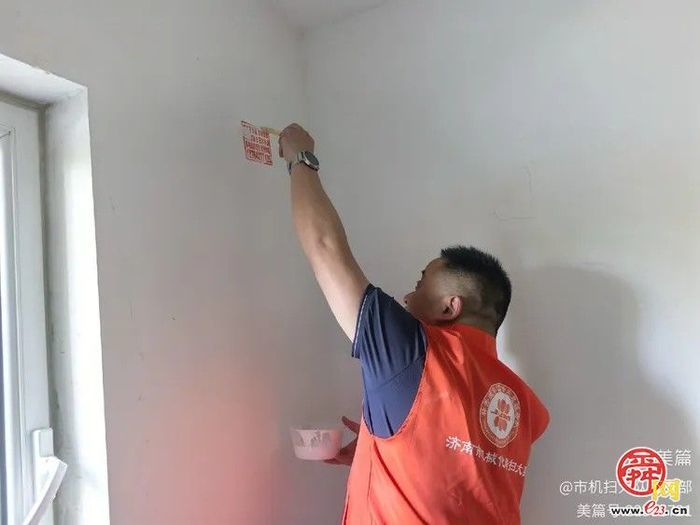 济南市机械化清扫大队走进梦世界社区开展环境整治志愿服务