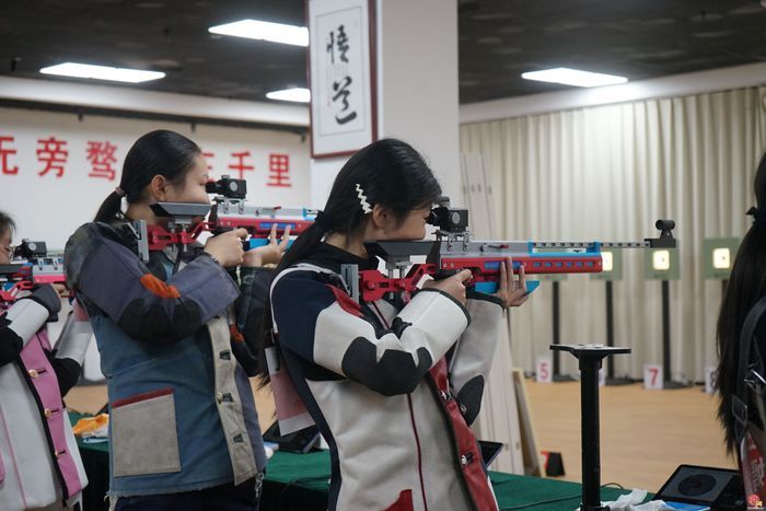 济南市市中区中小学生射击比赛落幕，射击小将“百步穿杨”展风采！