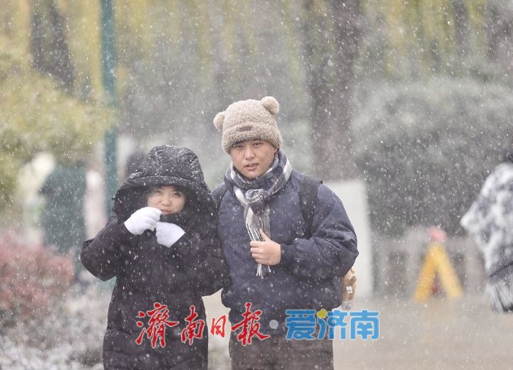 济南初雪如约而至，尽享冬日浪漫