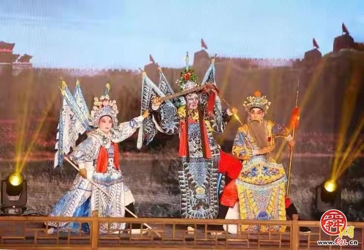 超绝山村！戏剧节、村BA、梆子腔、伏羊汤。官庄街道石匣村“攒”羊唱戏过半年咯！