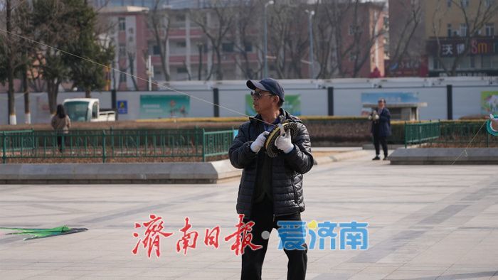 泉城春日的天空，被风筝 “承包” 了