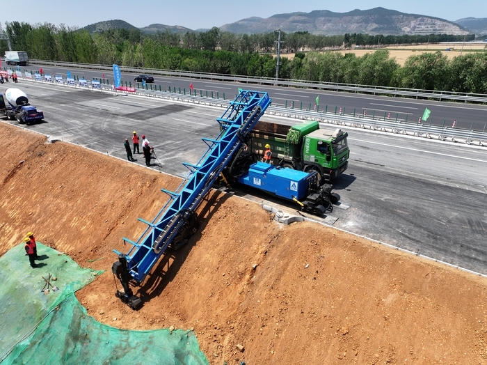 全国首创！道路附属设施智能建造体系在济发布，可提高施工效率50%以上