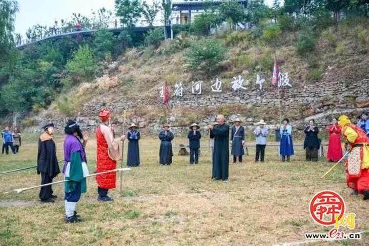 国庆假期秘境石崮寨火爆出圈！石崮寨三娘坐镇才艺大舞台，江湖好戏轮番上演