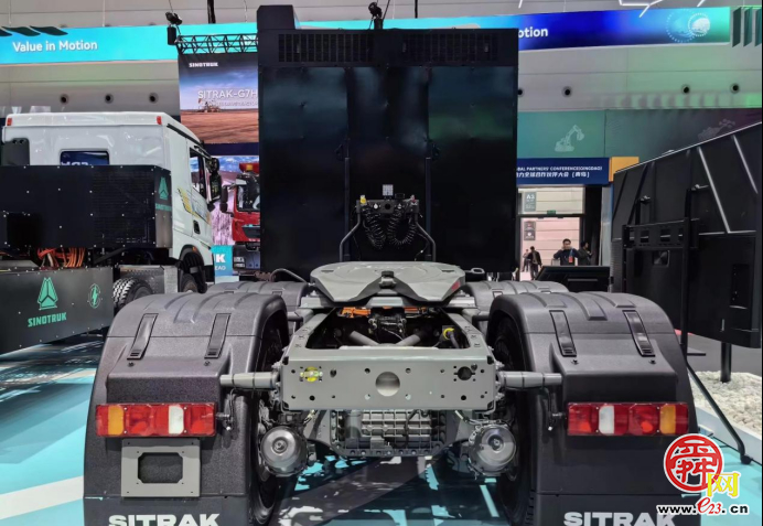 续航与效能双突破 解析汕德卡G7H800度电牵引车