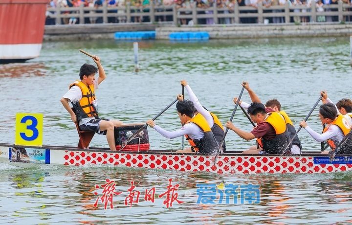 一年四季 泉在济南丨劈波斩浪，端午节龙舟竞渡大明湖