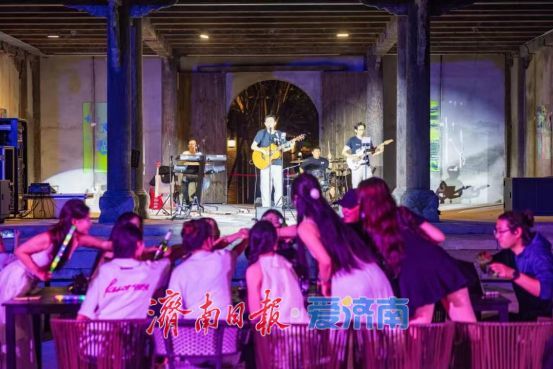清照泉城开启夏日主题活动18℃泉水解锁宋韵清凉度假