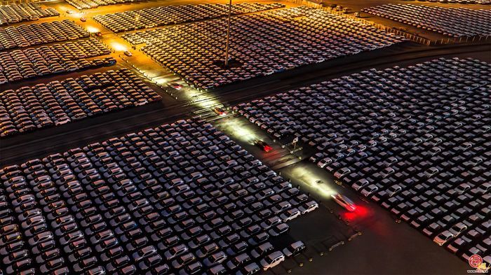 “青春华章 向海图强”