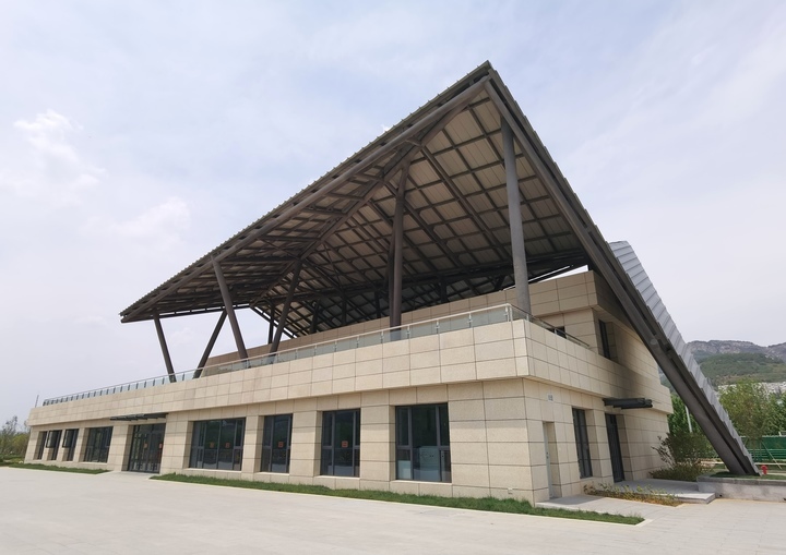 二层设观景平台，省道103旅游公路门牙驿站建成