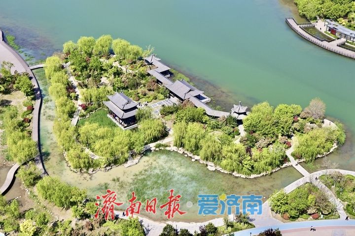 云锦湖满目翠绿 风景如画