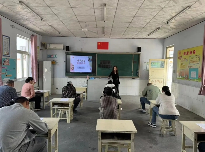 携手赴春约 童心向未来 章丘区朱各务小学举行家校交流会