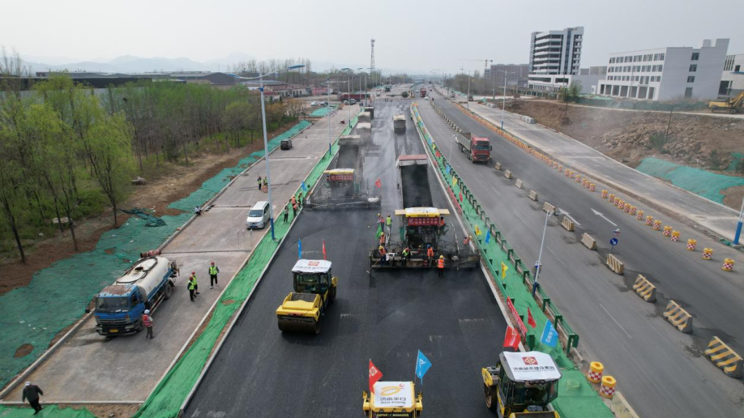 济南经十路东延部分路段开始沥青路面施工