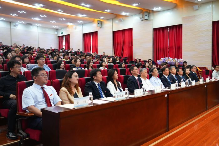 398份录取通知书！山东师大附中国际部2026届毕业生全部获世界名校录取