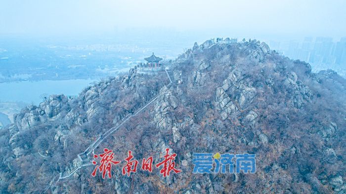 一年四季 泉在济南丨冬雨初歇云雾起 华山湖畔似仙境