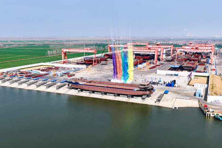 中国内河纯电船舶首次出海，“山东造”叩开全球高端市场