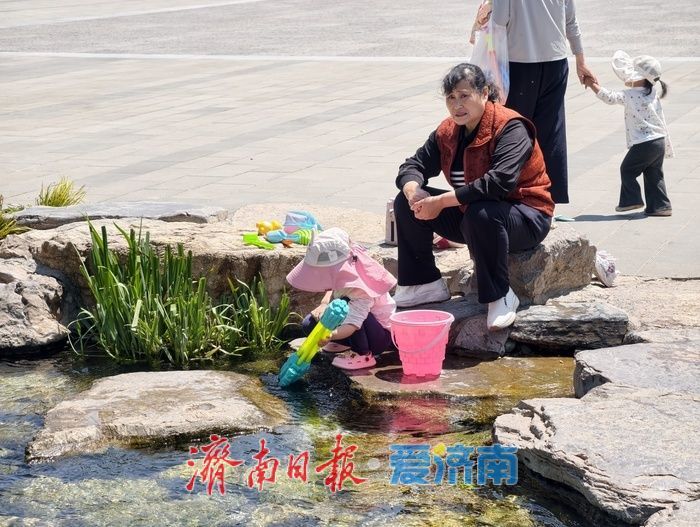 清泉石上流，亲子乐悠悠
