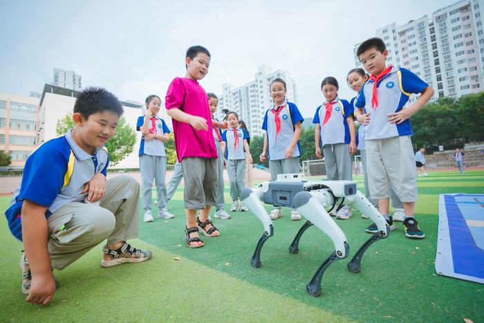 市中区育秀小学承办山东省科普日分会场活动