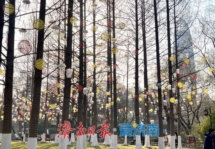 五龙潭公园张灯结彩迎岁末
