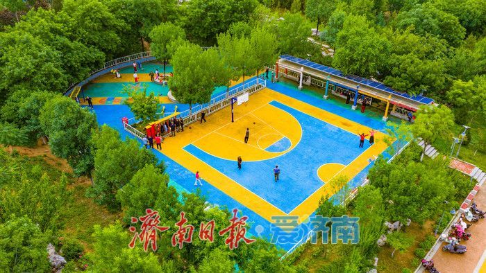 集健身观光爱国教育于一体 济南小东山山体公园成市民新宠