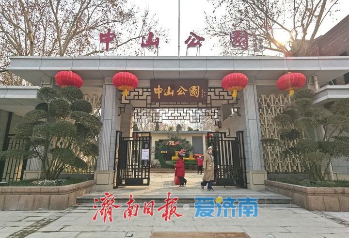 泉城年味气氛组已就位，是“蛇”候过年啦！