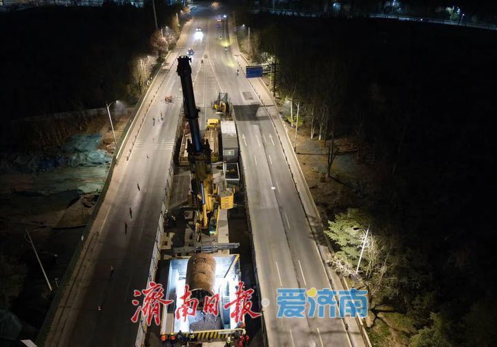 旅游路东段电力管沟项目DGJ6-DGJ5段双线顶管全线贯通