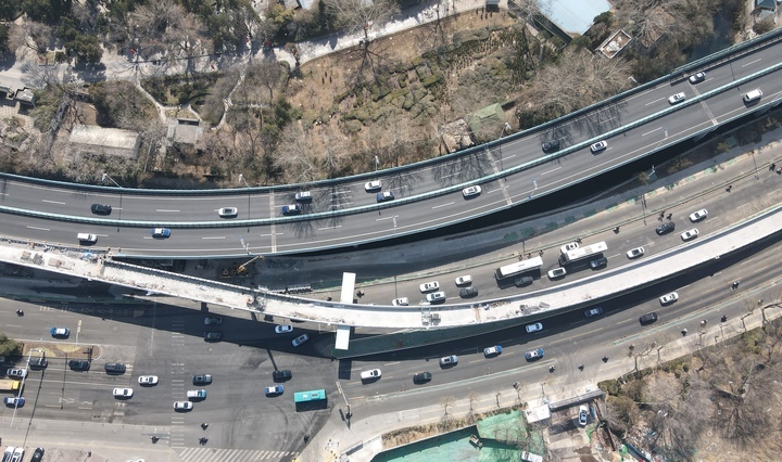 计划4月完工投用，济南顺河高架路经一路新建匝道建设稳步推进