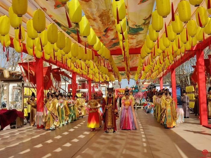 假期前四天游客数近100万，营业收入突破7600万元 槐荫区：消费红火人气旺