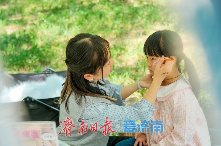 年轻人期待的市集，从“凑摊子”转向“做内容”