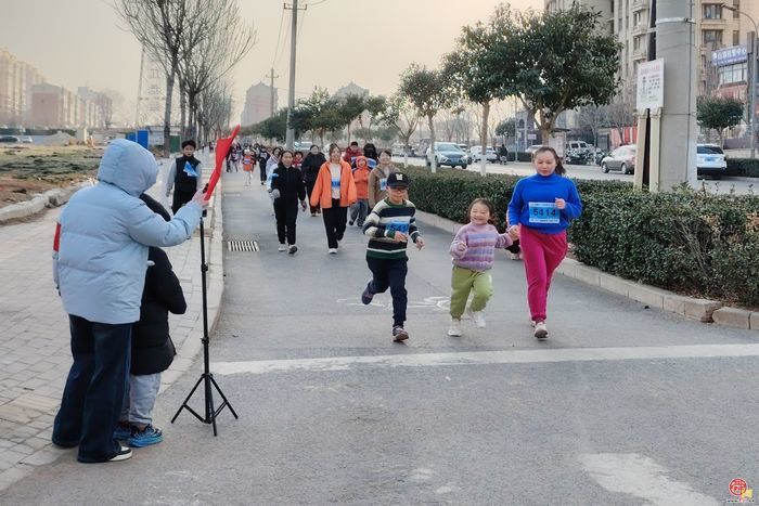 校家社协同护航！市中区760组家庭暖心开跑