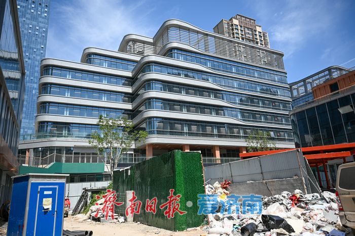 济南绿地国金天地二期商业街雏形初现 首批商家入驻赋能片区商业升级