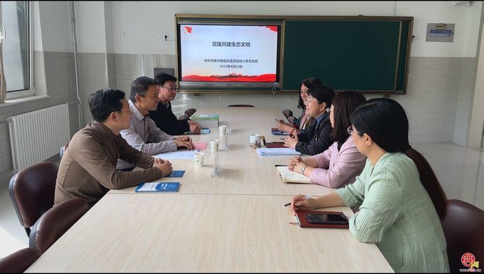 垃圾分类大讲堂在崇贤实验小学开讲——市智管中心与崇贤实验小学开展党建共建暨“垃圾分类进校园”活动