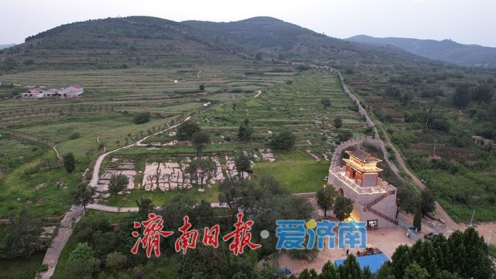 锦阳关披“新装” 亮化工程点亮古雄关