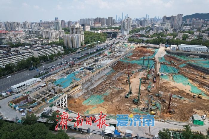 项目强省会｜4.2万平方米车库、5.1万平方米商业空间！济南千佛山北广场TOD项目地下结构建设提速