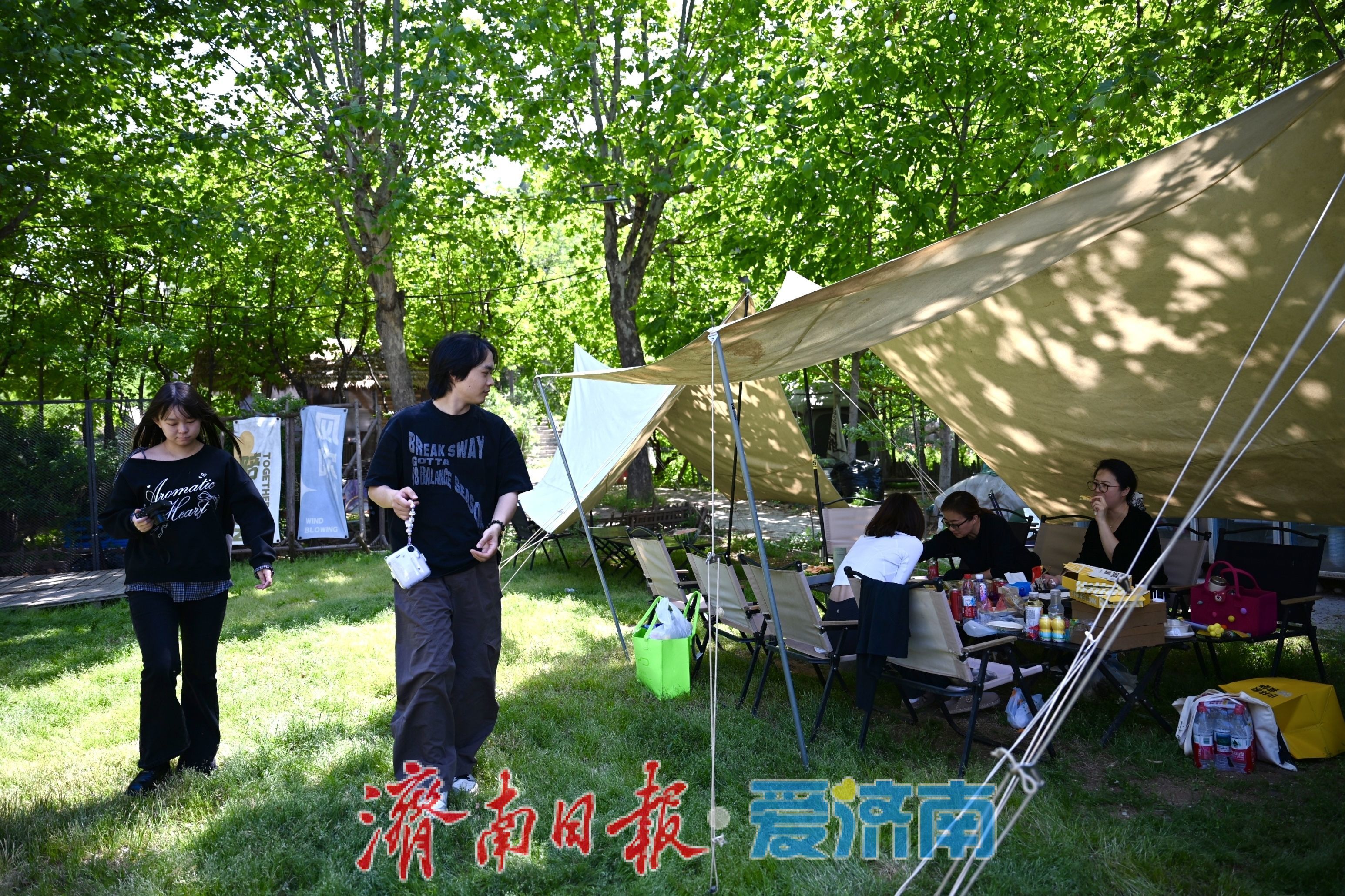 浆水泉水库变身“周末会客厅” 市民扎堆露营乐享山水之趣​