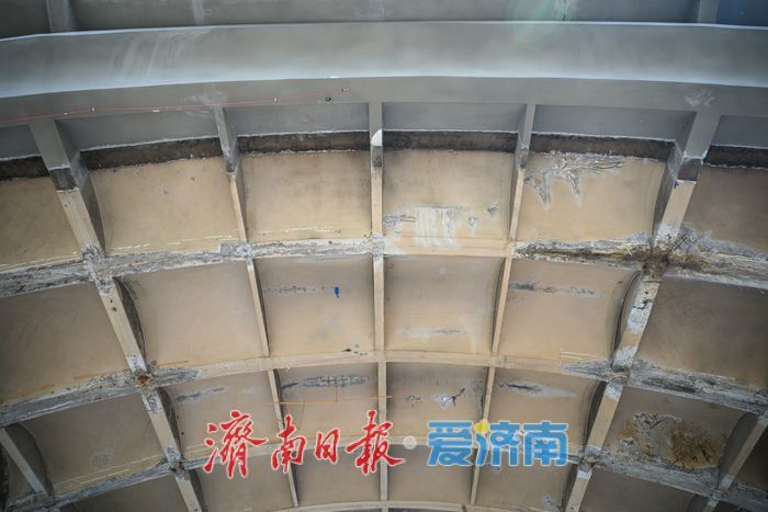 探访济南纬二路天桥改造现场，工程稳步推进，施工有序开展