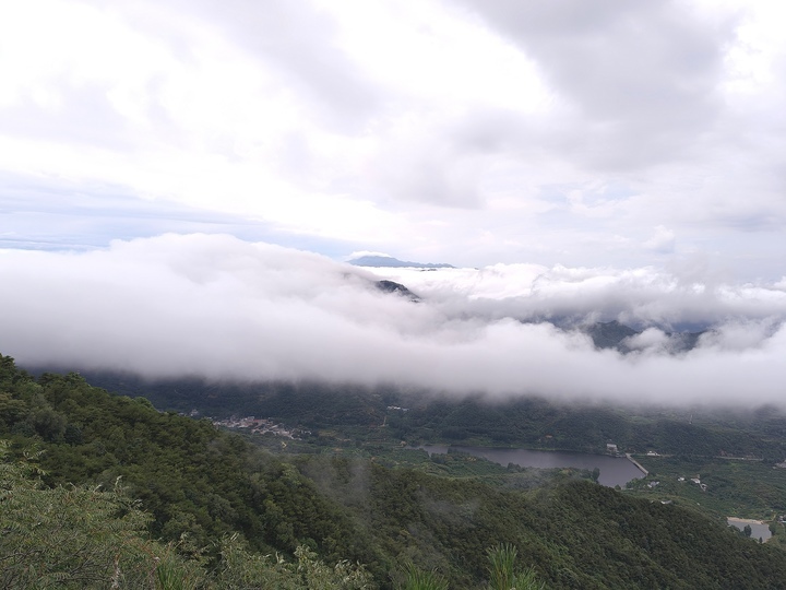 雨后跑马岭再现云海奇观