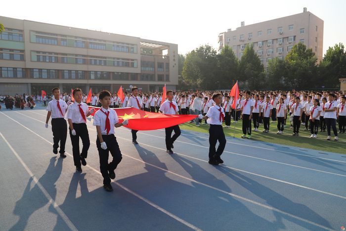 强身健体逐梦想 童心献礼贺华诞——济南市历下区燕山小学举行2026年秋季田径运动会