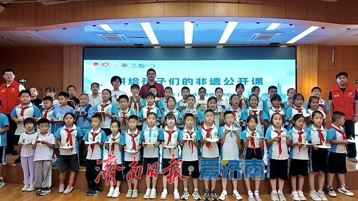  “七彩课堂”点亮暑期“爱伴童心”筑梦成长 我市举办外来务工人员子女暑期关爱活动