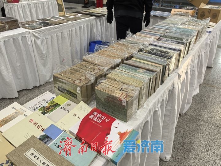 古籍旧书专题展亮相济南书市 济南历史文献展现独特文化魅力