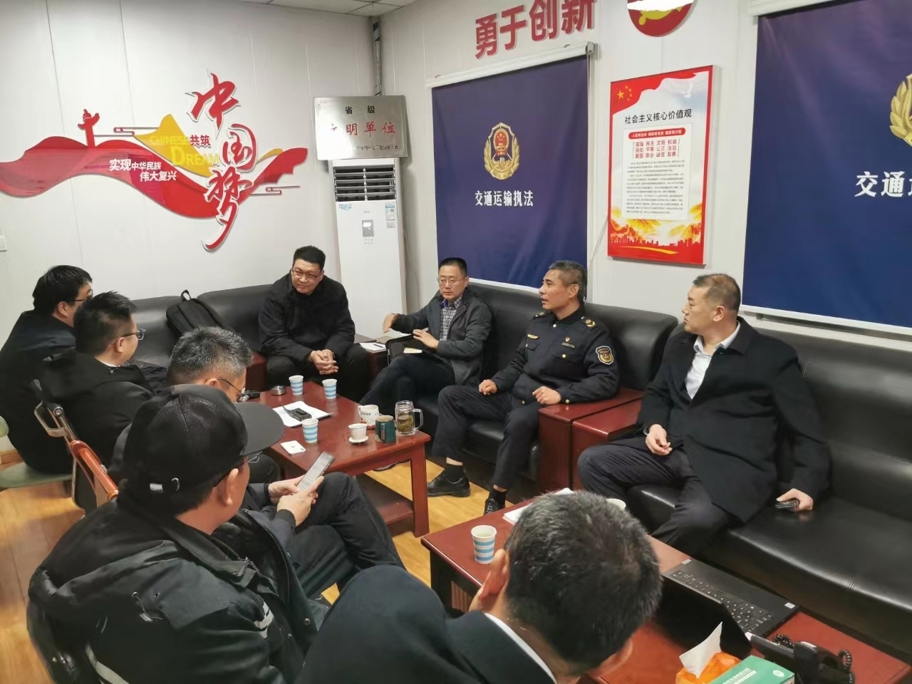 济南机场设置电子围栏规范网约车秩序