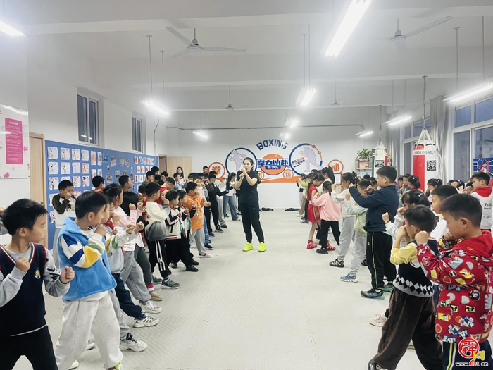拳力以赴 闪耀未来——2026年济南市市中区中小学拳击邀请赛在经纶小学圆满举办