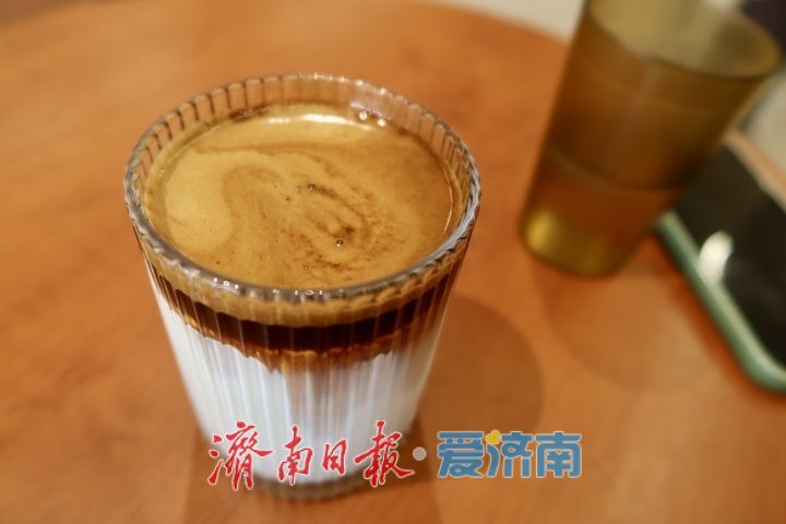 历史当“导游”，小店会“写诗”：“网红街区”不“网红”