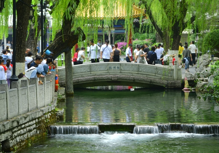 趵突泉水位节节攀升，“水涌若轮”景观已渐显