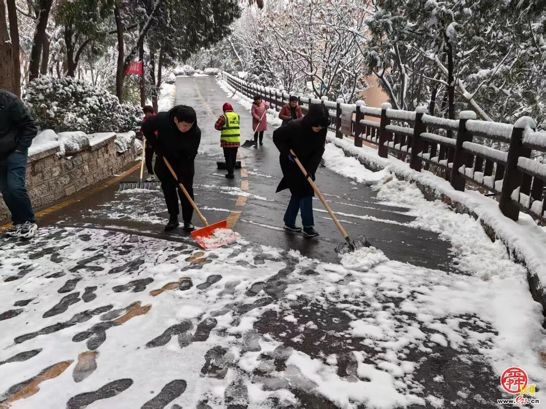 以雪为令践初心，千佛山、动物园等9个公园景区全力护航雪日游园安全