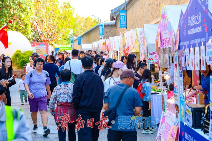 假期文旅旺势不减 上新街人气满满绽放老街新魅力