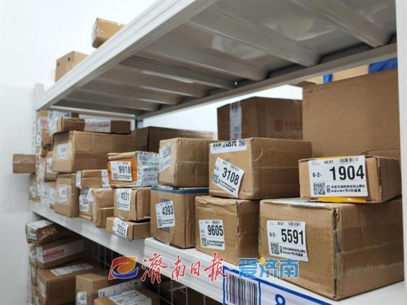 融媒·深调查丨未下单却被包裹“砸中”：暗藏玄机的快递刺客是谁在“包邮”？