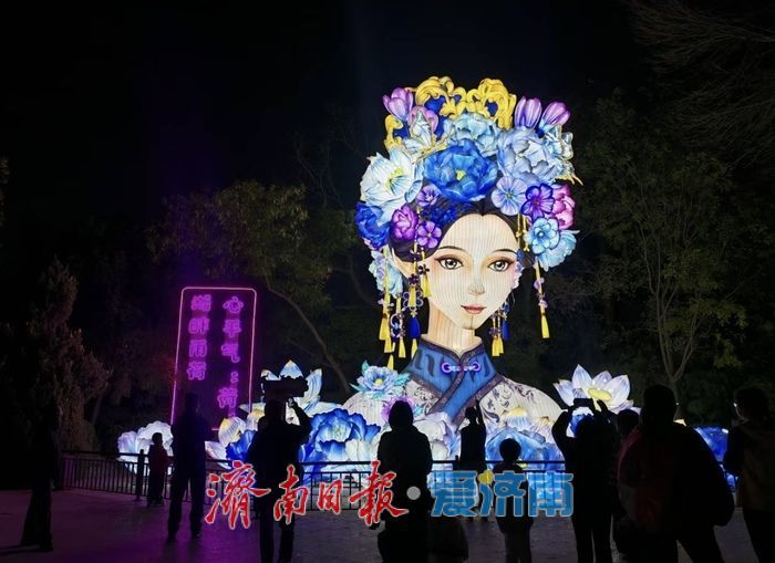 灯映明湖冬亦暖，IP“雨荷”引客来