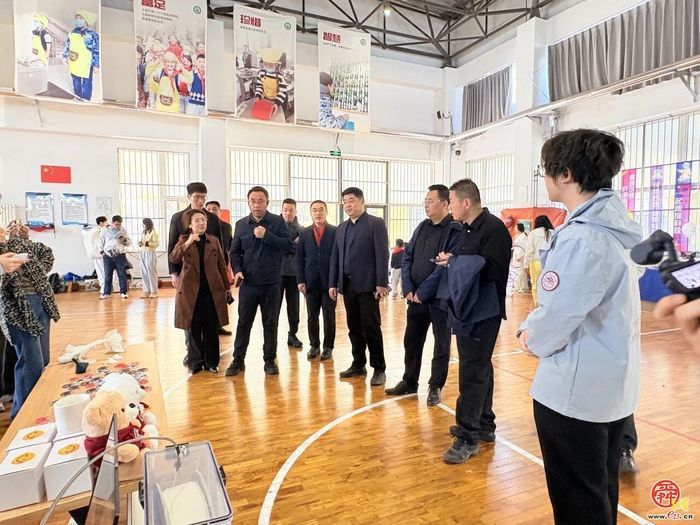 像科学家一样思考，像工程师一样实践！济南市市中区泉泽小学举办科技游园会