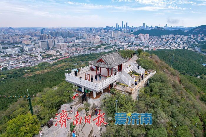 登历山极顶 览泉城新卷 千佛山城市观景平台全新亮相